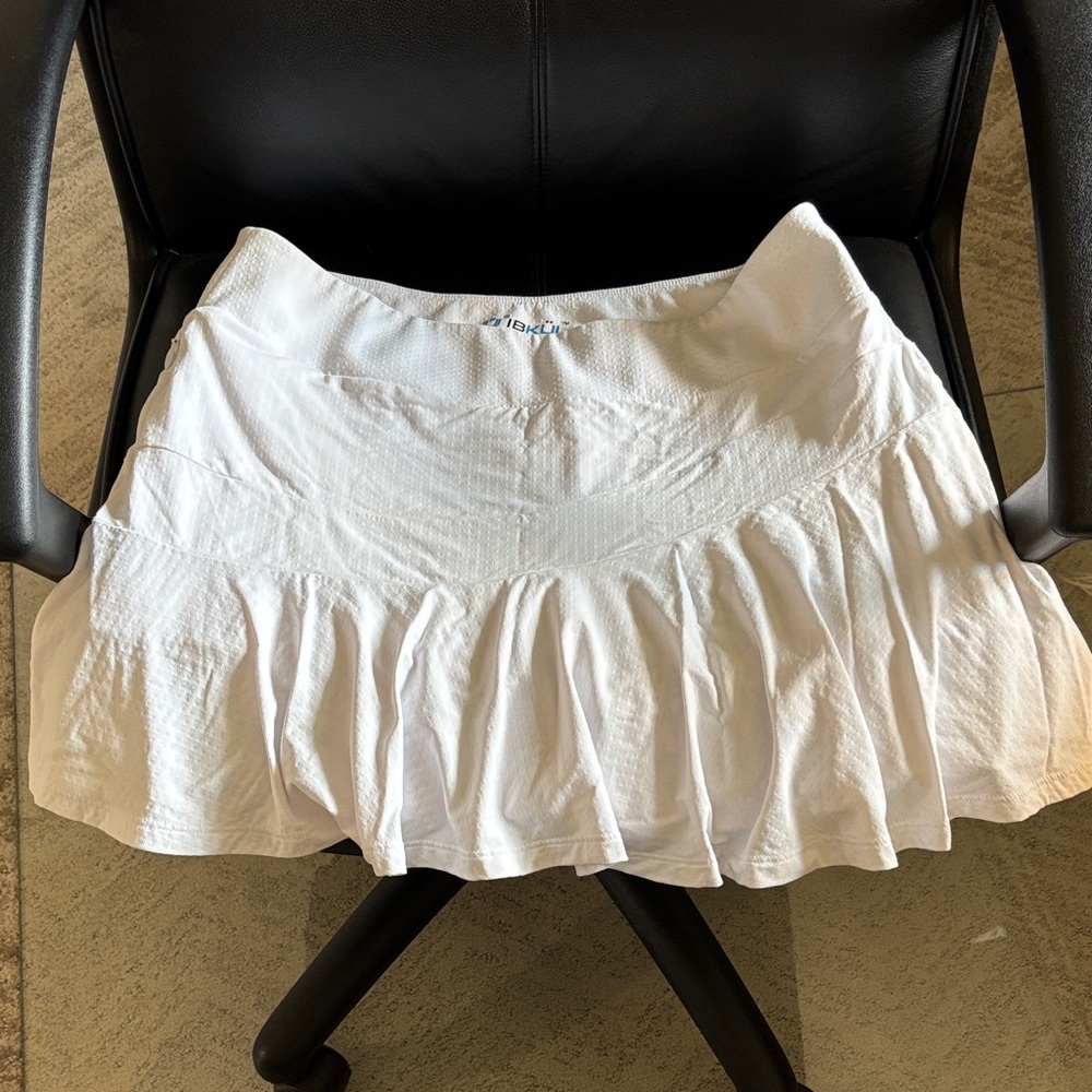 Women’s White Ruffled Tennis Skort